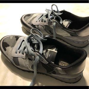 Men’s Valentino sneakers. Size 43 (10)